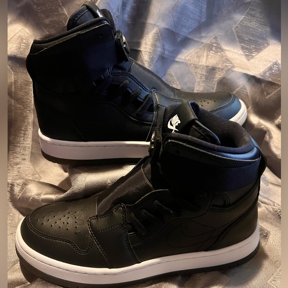 Nike🖤Air Jordan 1 Nova XX 'Black' - AV4052-001, WMNS Size 8.5, EUC - Picture 2 of 10